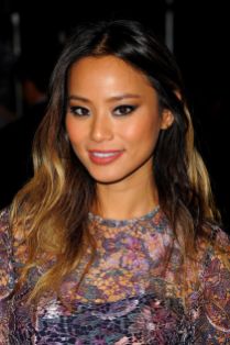 jamie-chung-monique-lhuillier-fashion-show-in-new-york-city-september-2014_1